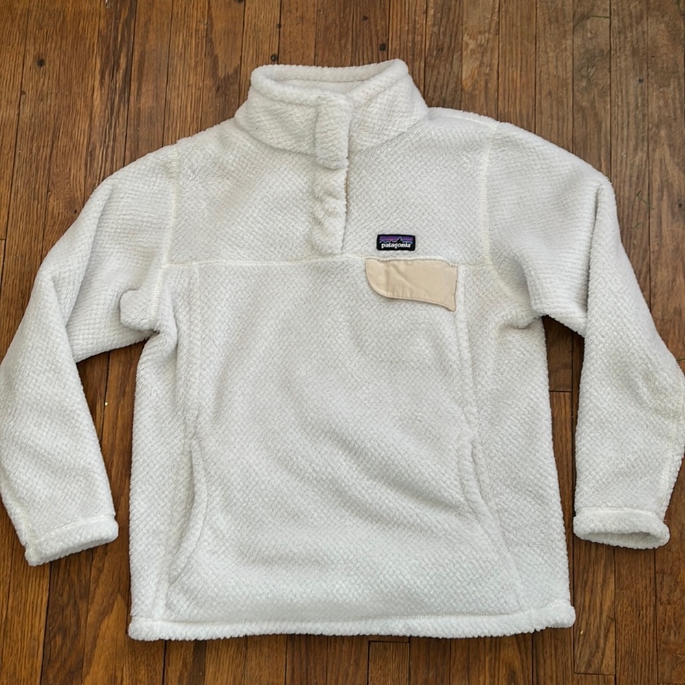 white patagonia girls fleece button up